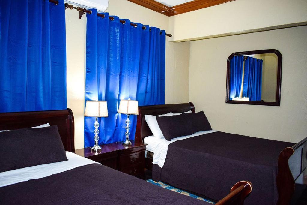 נסאו Brownstone Guesthouses מראה חיצוני תמונה